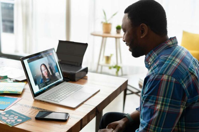coworking sales solutions 6ie6OjshvWg unsplash