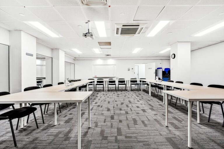 basement-training-room-Spot-Coworking-db72