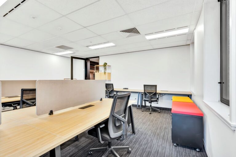 hot-desks-day-pass-Spot-Coworking