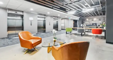 Slide-4-Spot-Coworking-foyer-seats