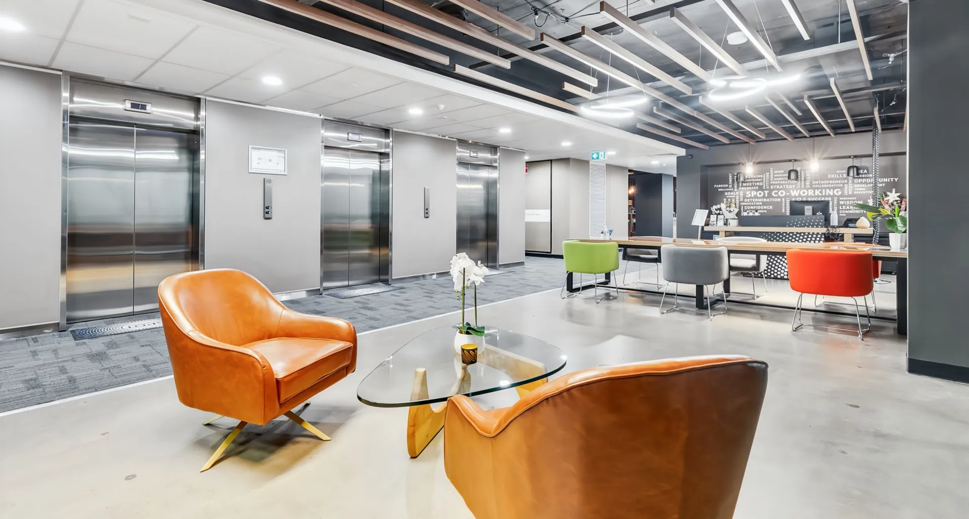Slide-4-Spot-Coworking-foyer-seats